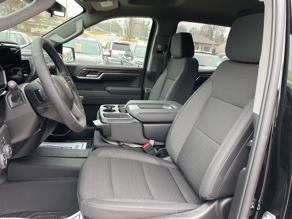 2026 Chevrolet Silverado 1500 LT photo 3