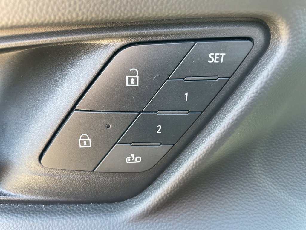 2025 Chevrolet Equinox RS photo 3