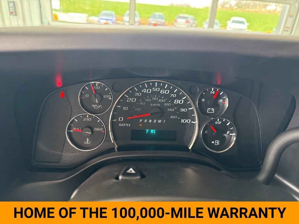 2025 Chevrolet Express Passenger LS - Photo 10