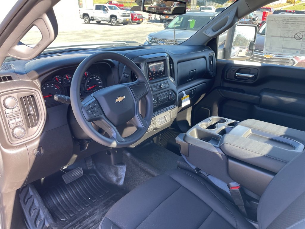 2026 Chevrolet Silverado 2500HD photo 4