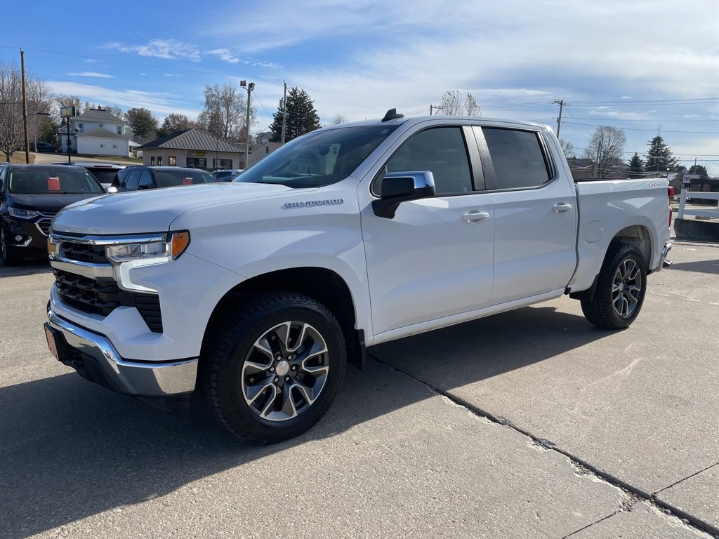 2024 Chevrolet Silverado 1500 LT's photo