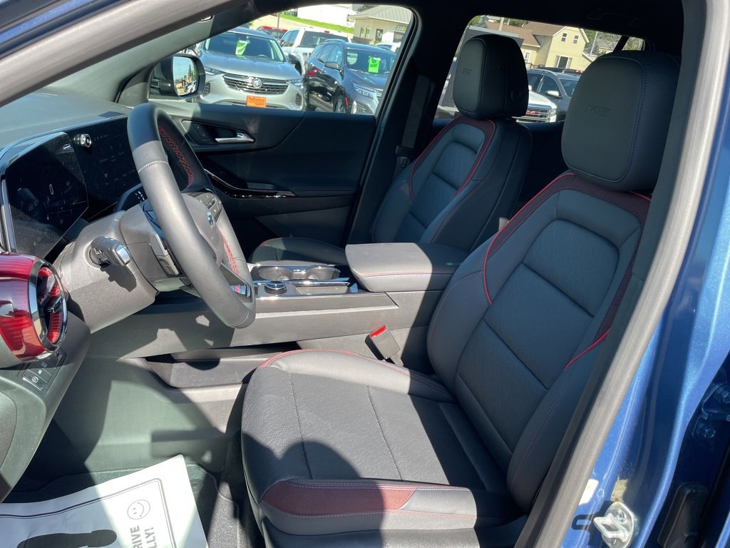 2025 Chevrolet Equinox RS photo 2