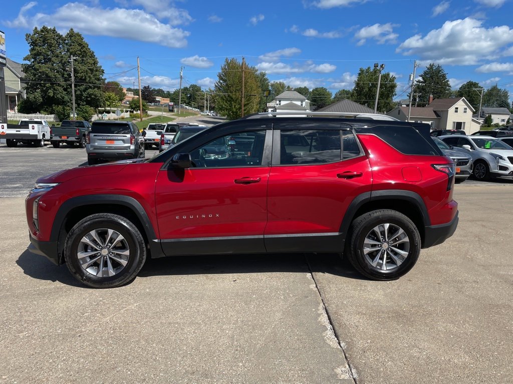 2025 Chevrolet Equinox LT photo 2