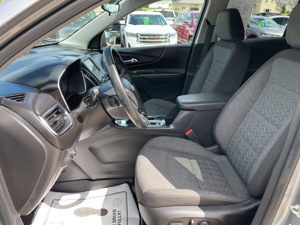 2023 Chevrolet Equinox photo 3