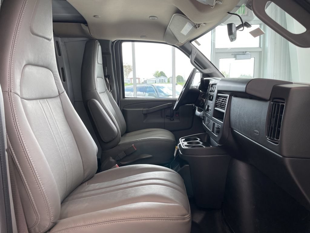 2025 Chevrolet Express Cargo Work Van - Photo 19