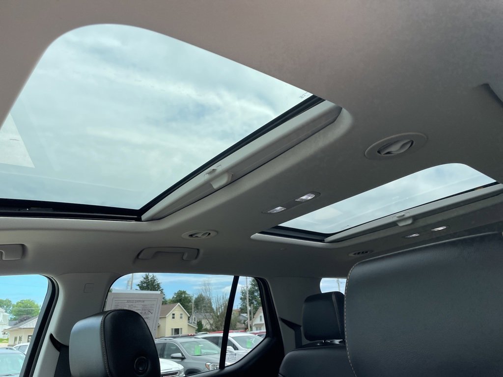 2021 Chevrolet Traverse Premier photo 4