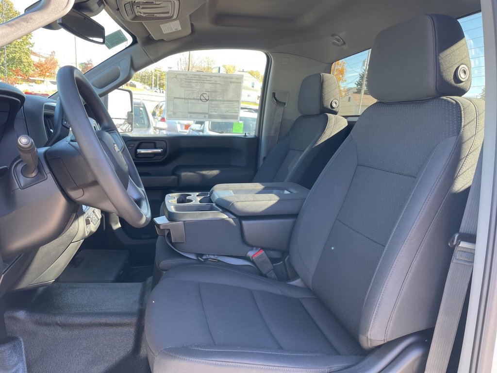 2026 Chevrolet Silverado 2500HD photo 3