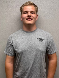 Staff member Jon from ID_42126d92ff65