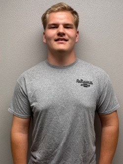 Staff member Jon from ID_42126d92ff65