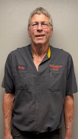 Staff member Wally from ID_c537fffe9c86