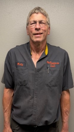 Staff member Wally from ID_c537fffe9c86