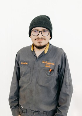 Staff member Cristian from ID_c537fffe9c86
