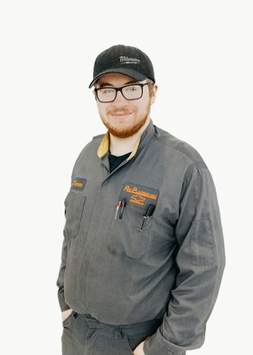 Staff member Jaxon from ID_c537fffe9c86