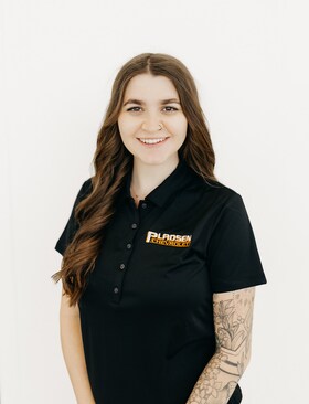 Staff member Lilly  from ID_d6f018555926