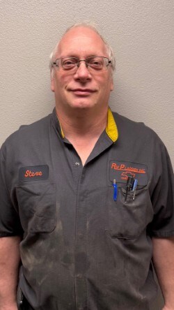 Staff member Steve from ID_c537fffe9c86