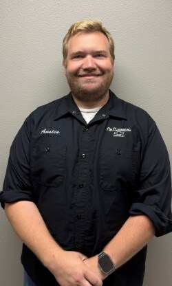 Staff member Austin from ID_c537fffe9c86