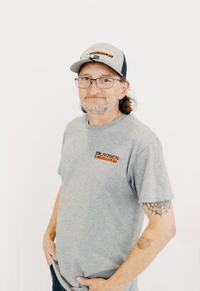 Staff member Alvin from ID_42126d92ff65