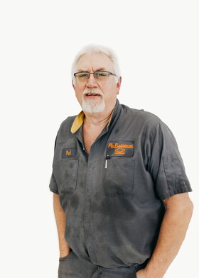 Staff member Paul from ID_c537fffe9c86
