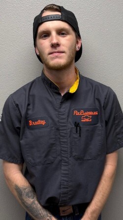 Staff member Bradley from ID_42126d92ff65