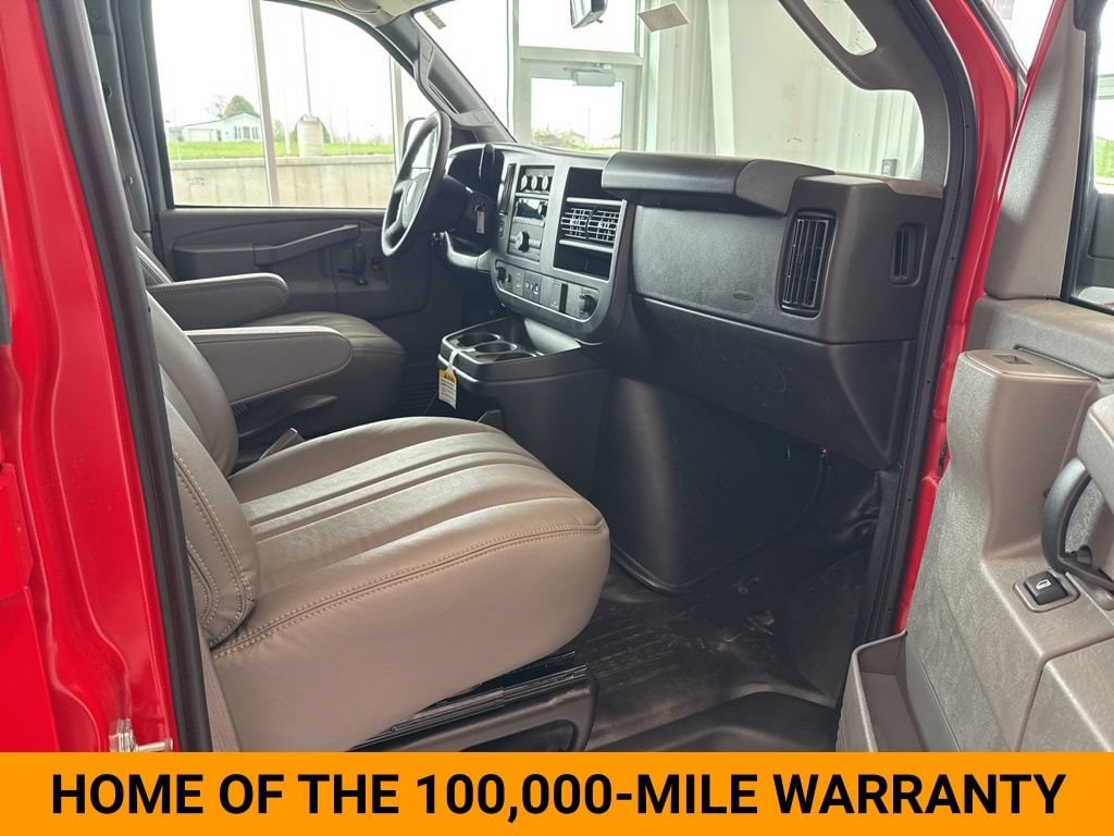 2025 Chevrolet Express Passenger LS - Photo 15