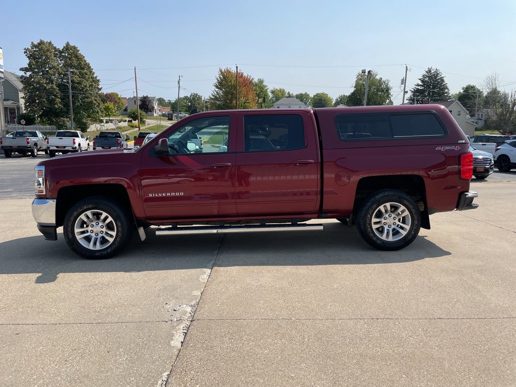 Used 2017 Chevrolet Silverado 1500 LT with VIN 3GCUKRECXHG140566 for sale in Waukon, IA