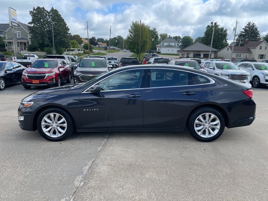 2023 Chevrolet Malibu 1LT photo 2