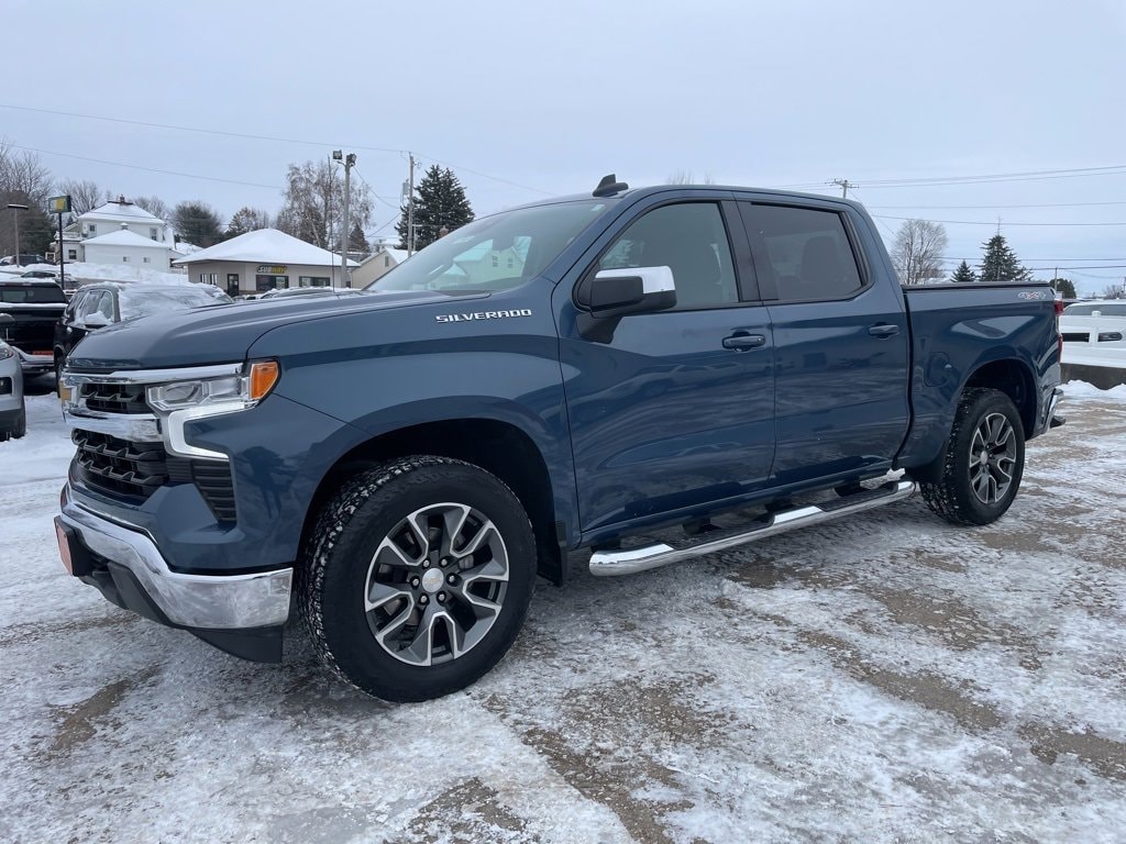 2024 Chevrolet Silverado 1500 LT's photo