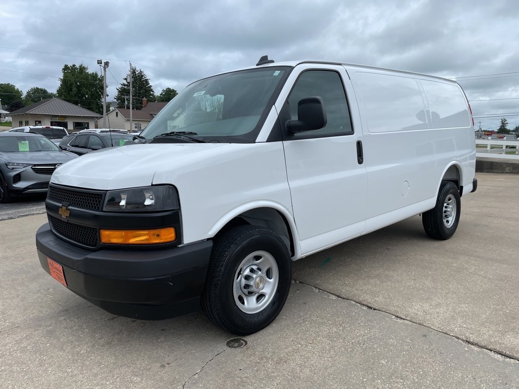 2025 Chevrolet Express Cargo 2500 WT