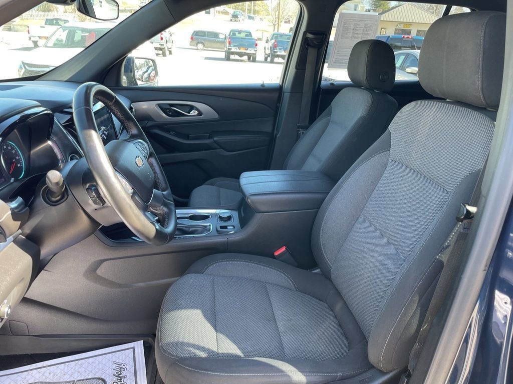 Used 2023 Chevrolet Traverse LT Cloth w/1LT SUV