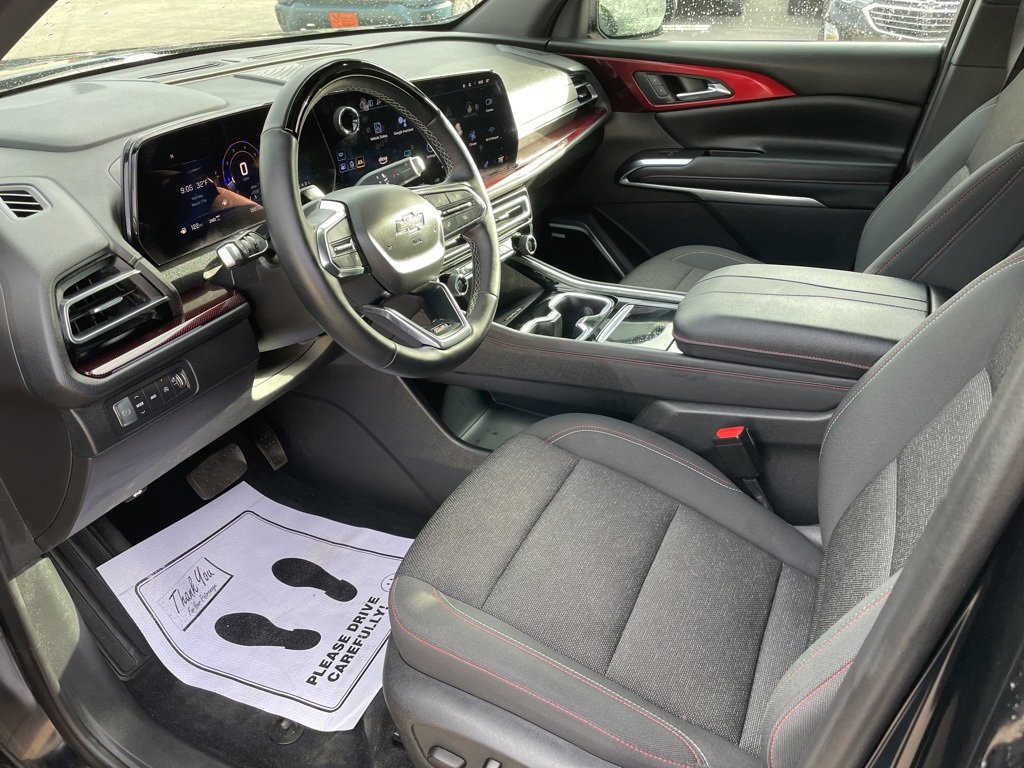 2024 Chevrolet Traverse Z71 photo 3