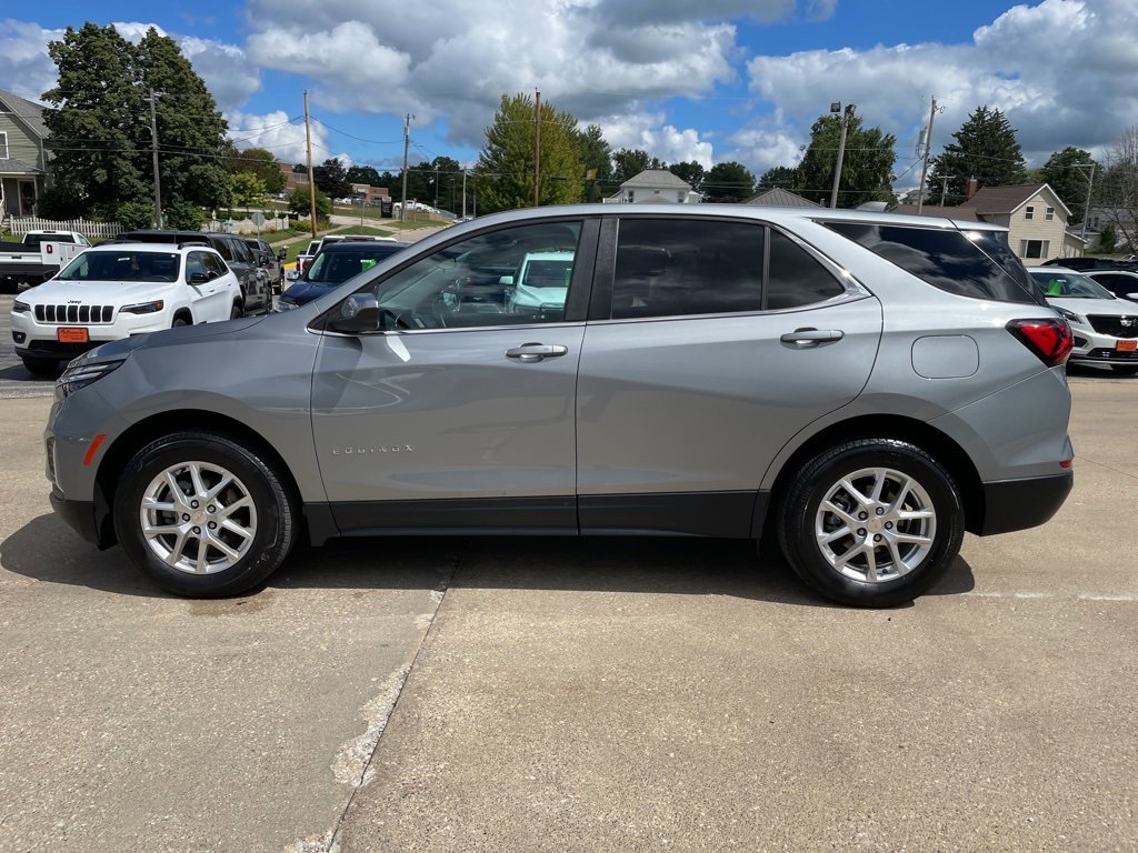 2023 Chevrolet Equinox photo 2