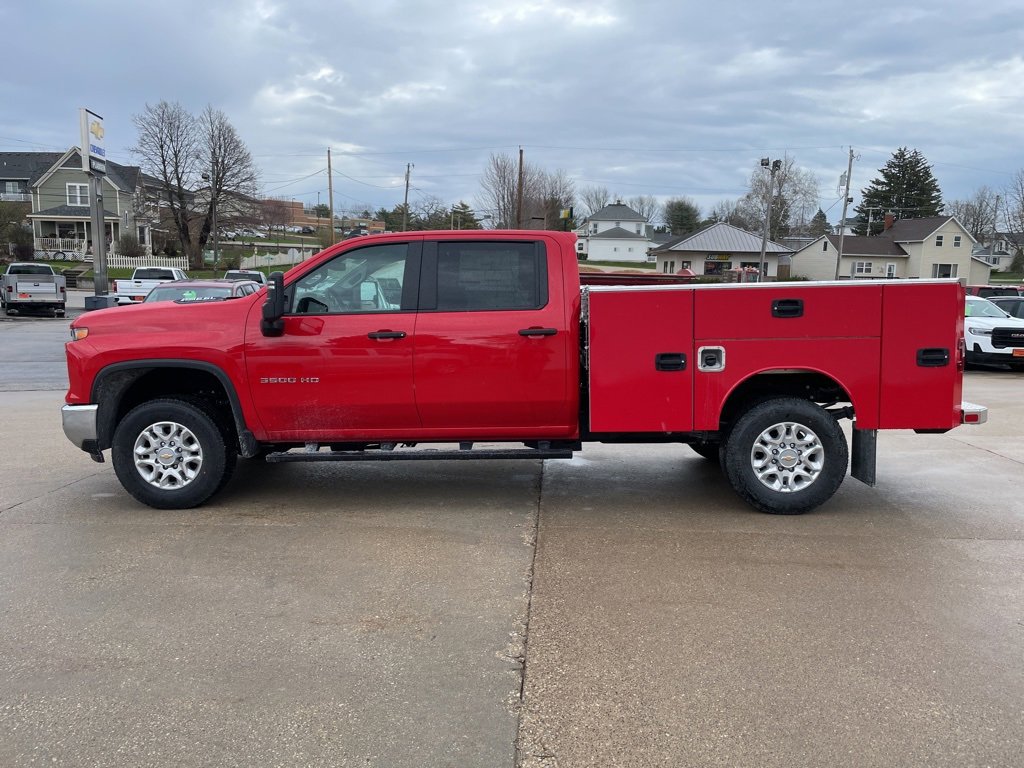 2025 Chevrolet Silverado 3500HD photo 2