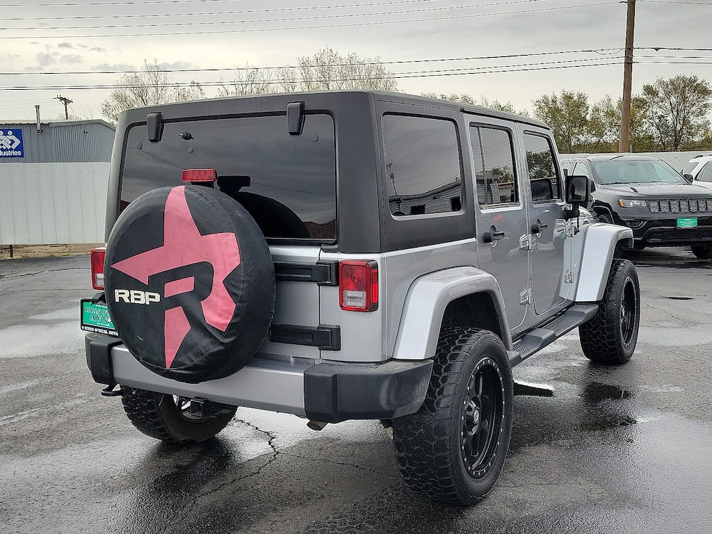 2018 Jeep Wrangler Unlimited Sahara Sport photo 3