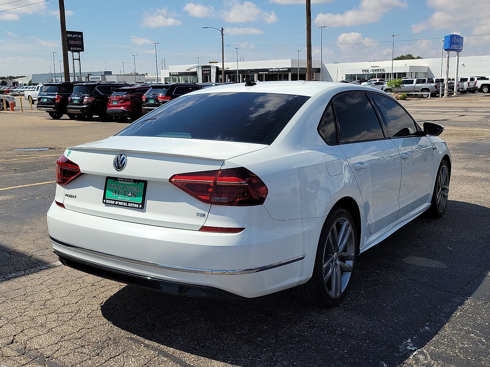 2018 Volkswagen Passat 2.0T S photo 3