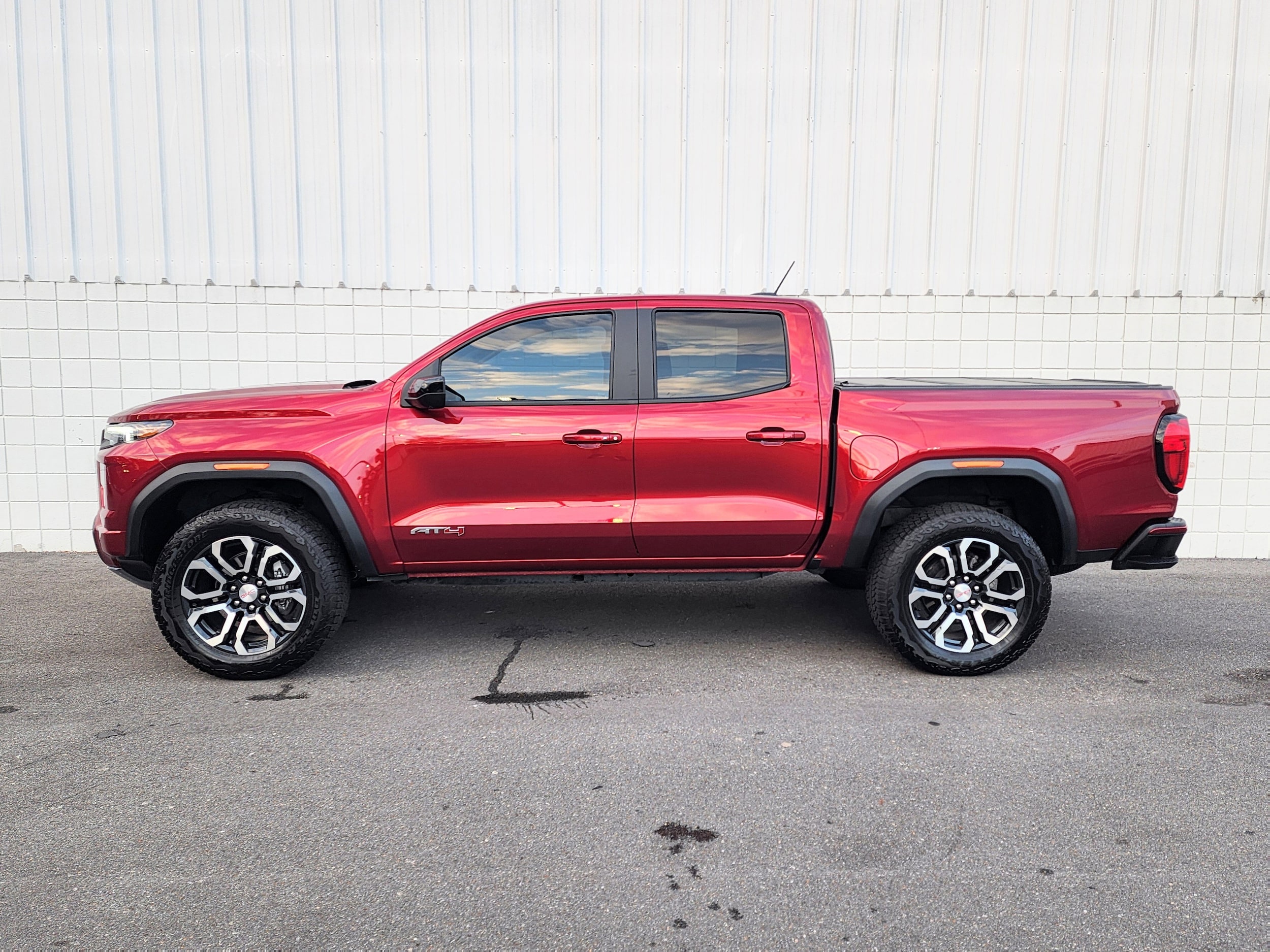 Used 2024 GMC Canyon AT4 with VIN 1GTP6DEK1R1108732 for sale in Little Rock