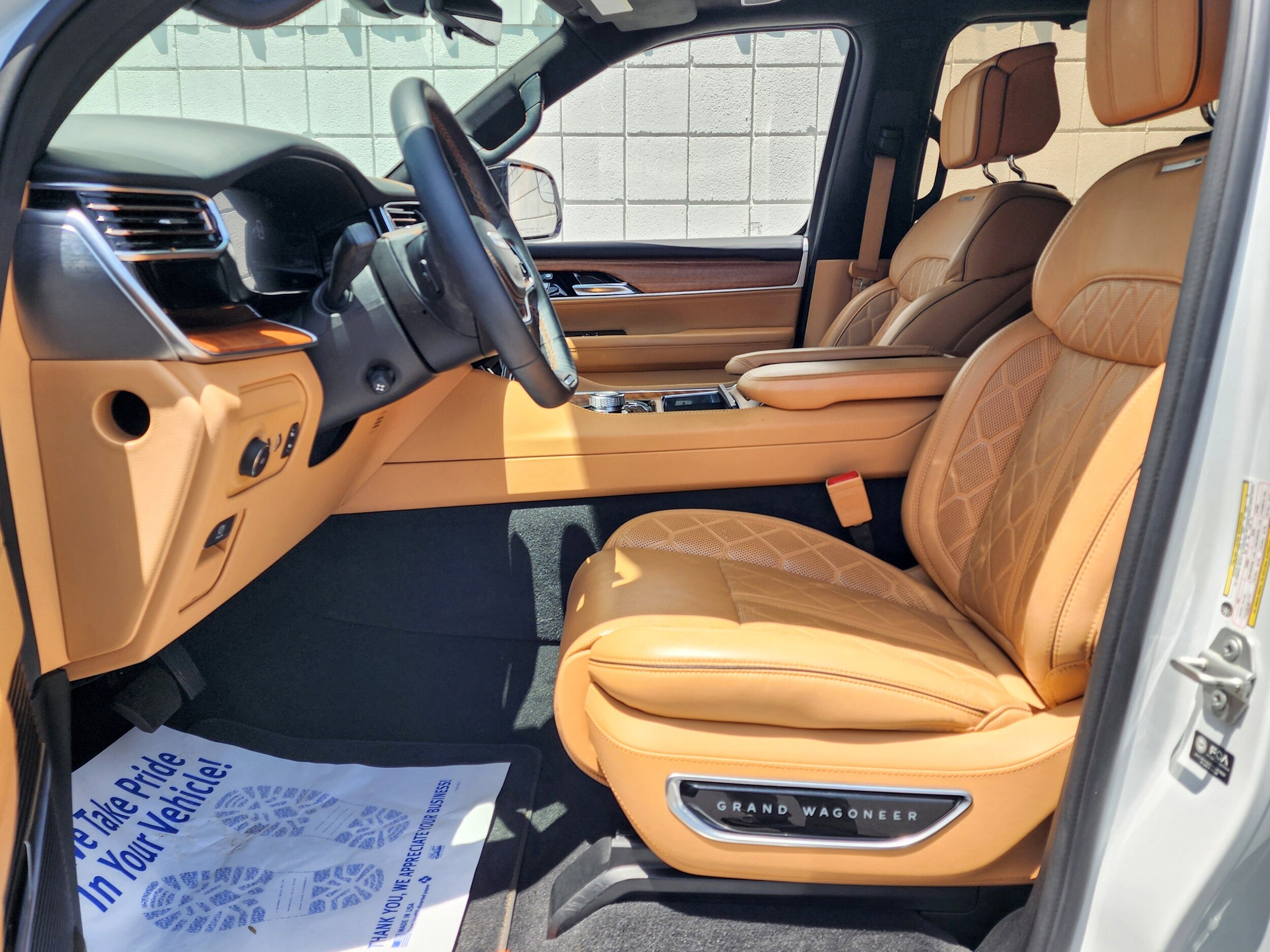 2024 Jeep Grand Wagoneer III photo 4