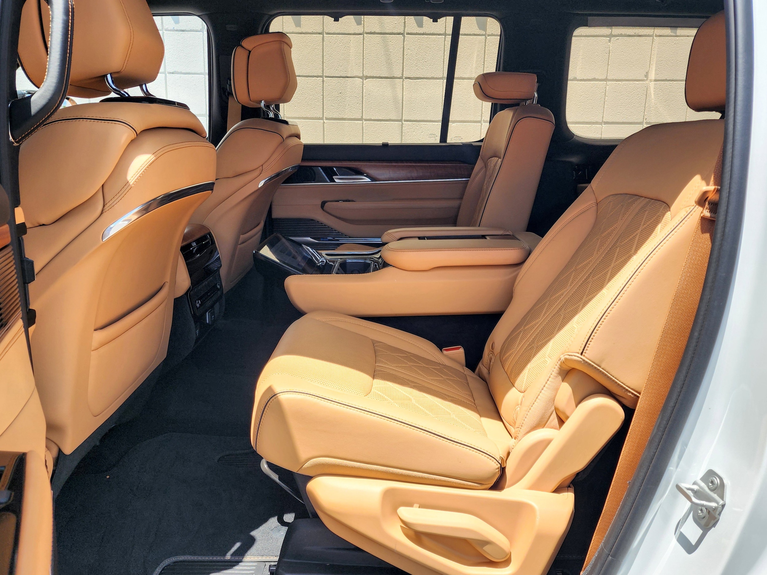 2024 Jeep Grand Wagoneer Series III - Photo 5