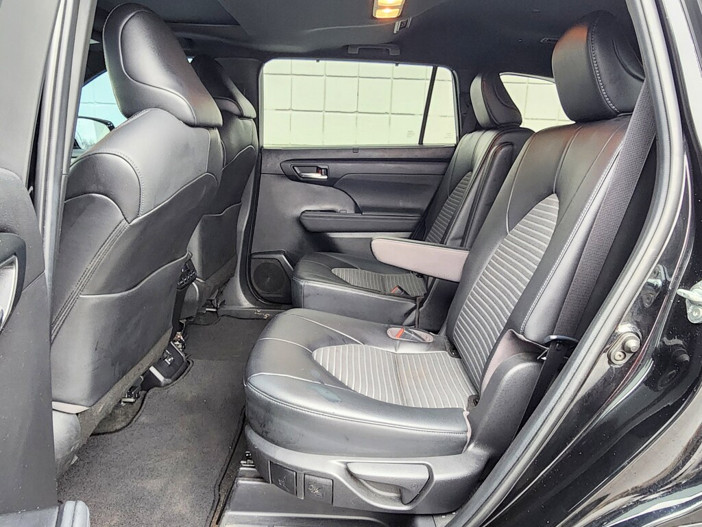 Used 2023 Toyota Highlander XSE XSE FWD