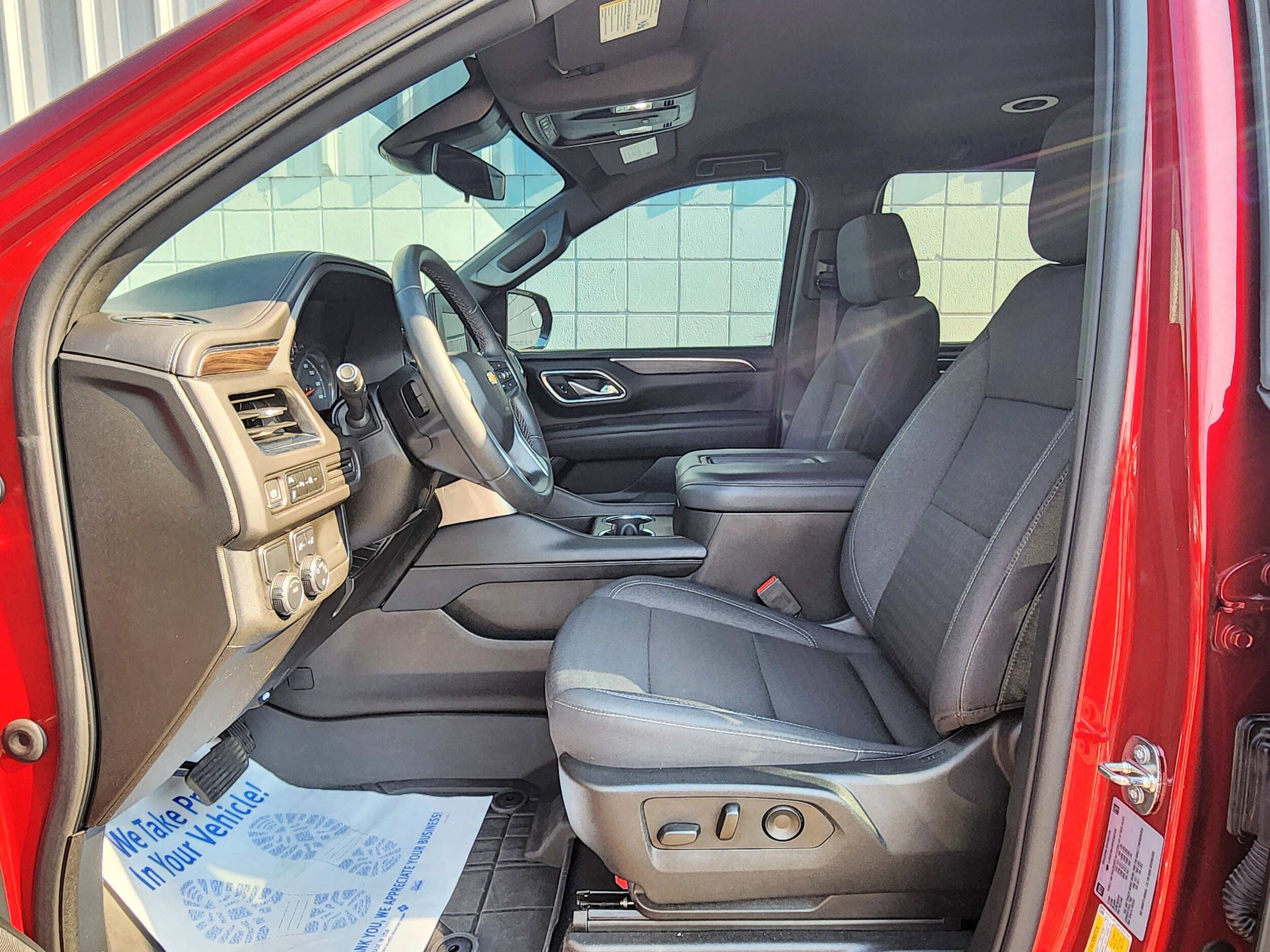 2023 Chevrolet Tahoe LS photo 3