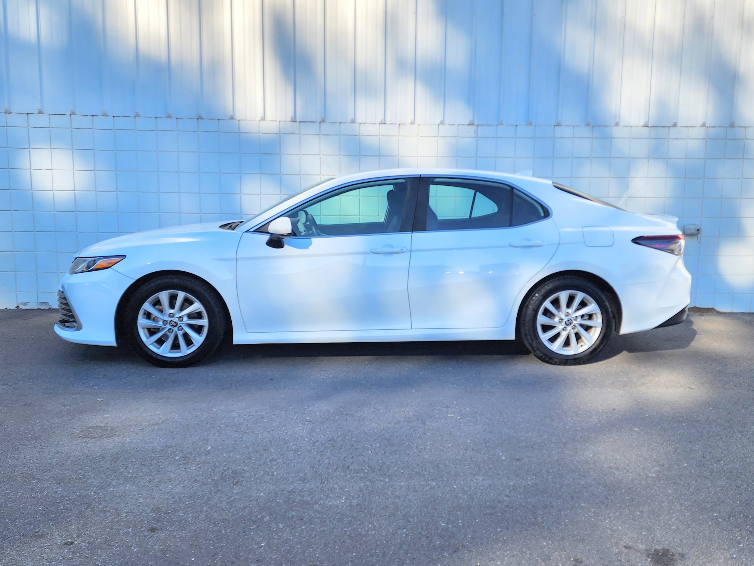 Used 2022 Toyota Camry LE with VIN 4T1C11AK0NU052286 for sale in Monticello, AR