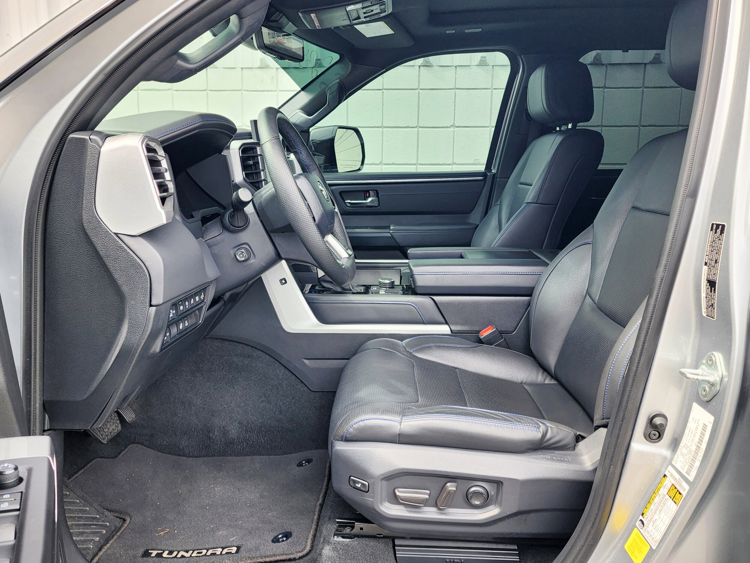 2023 Toyota Tundra Platinum CrewMax photo 4