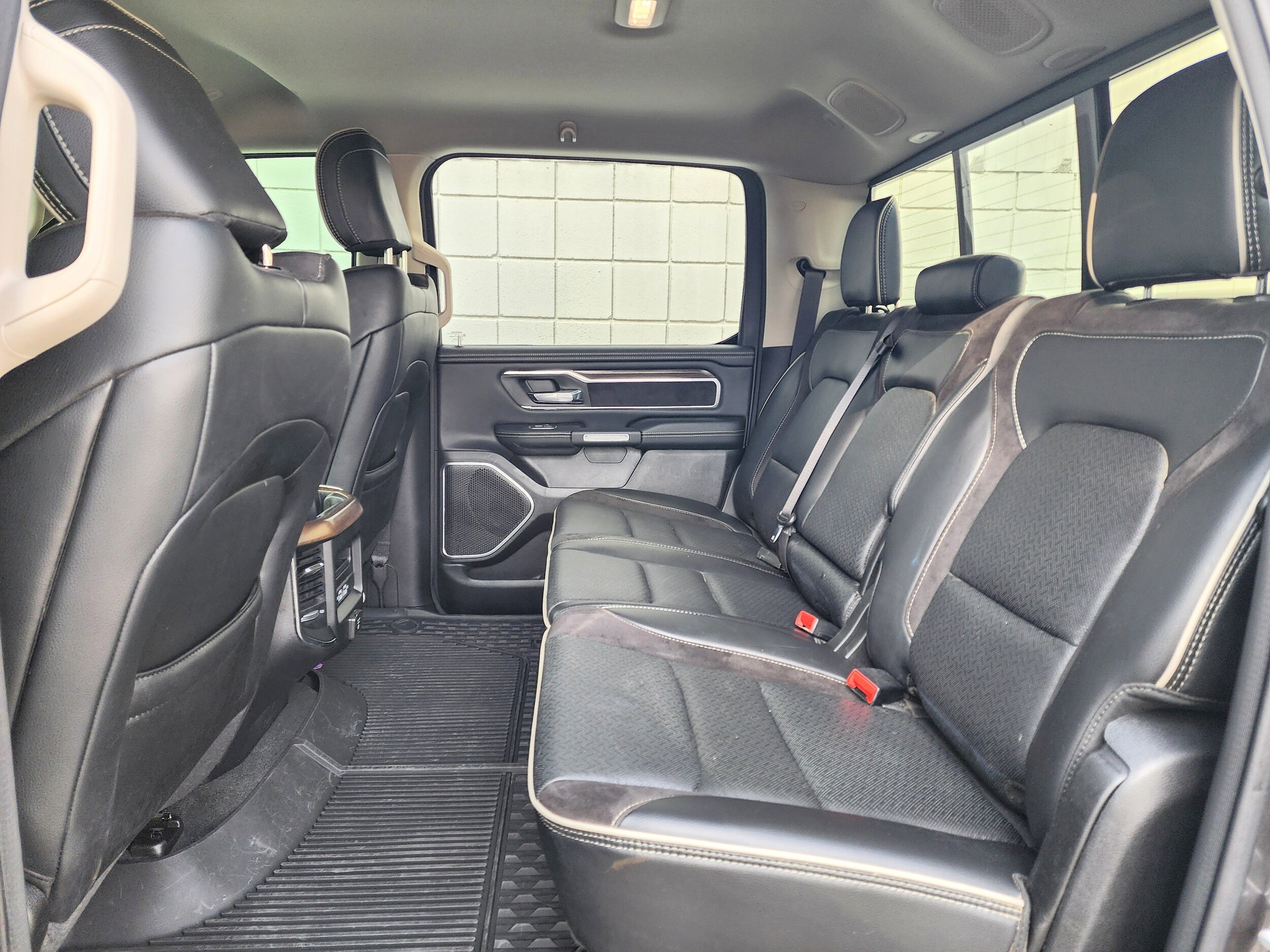 2022 Ram 1500 Laramie photo 4