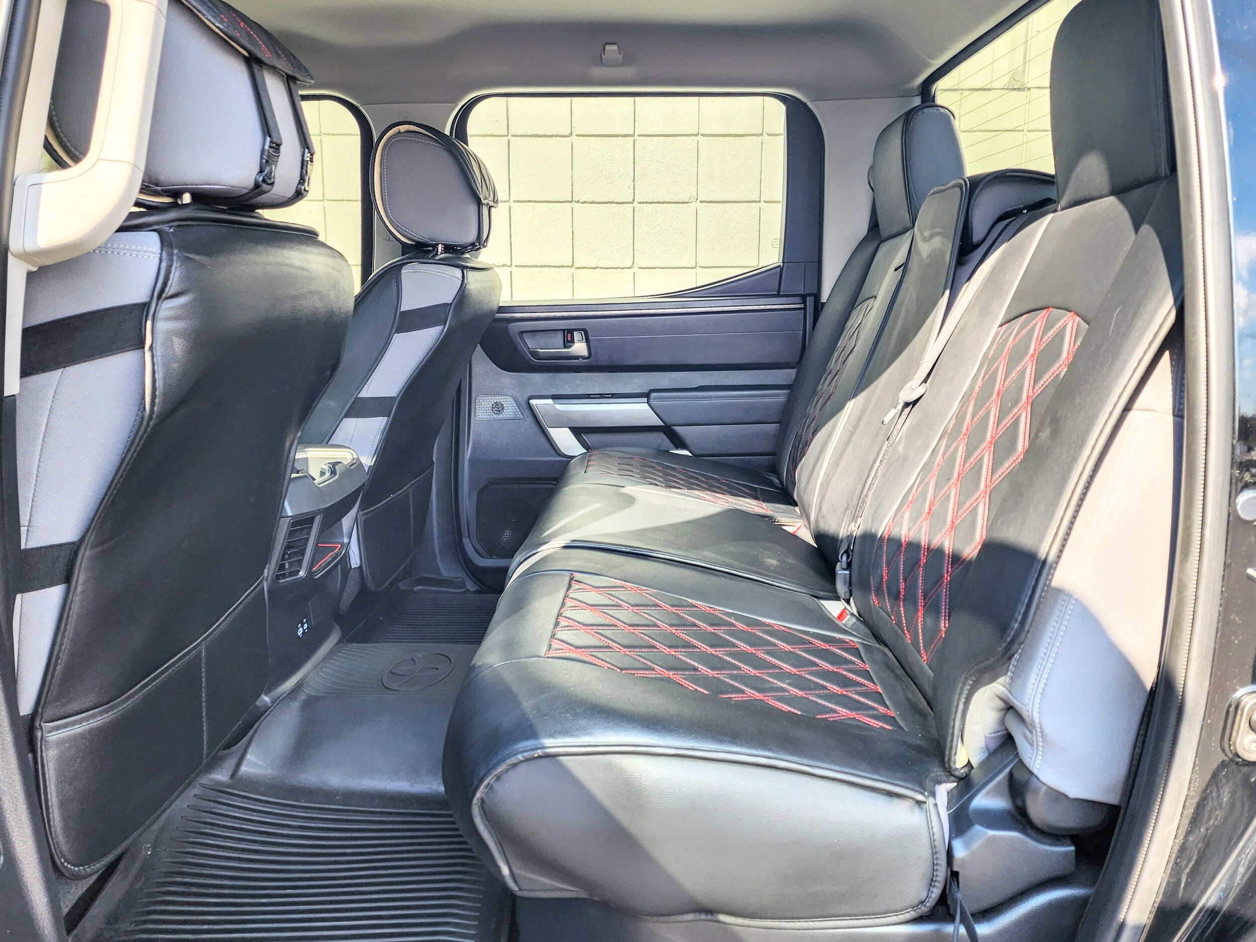 2023 Toyota Tundra SR5 CrewMax photo 3