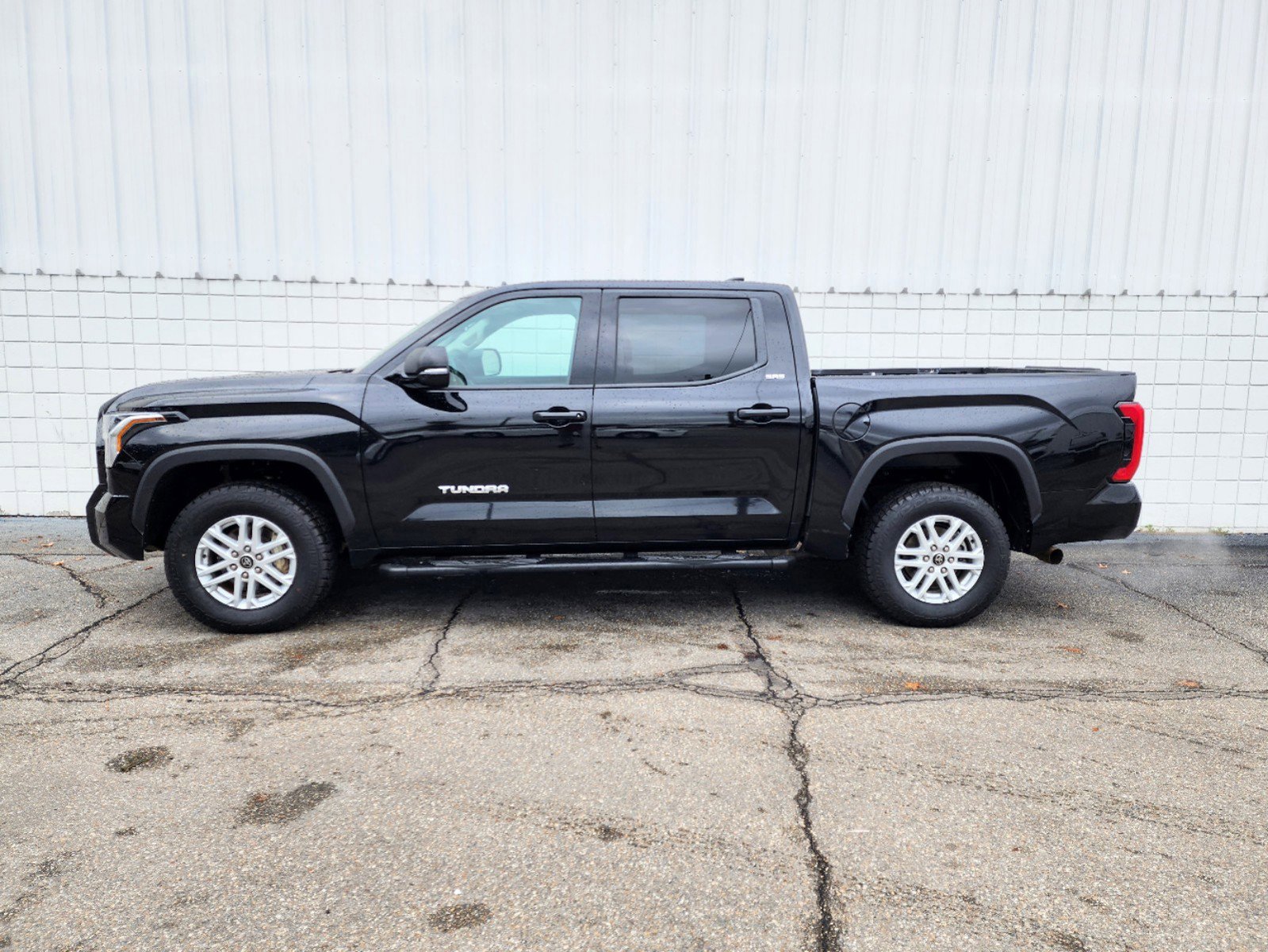 Used 2022 Toyota Tundra SR5 with VIN 5TFLA5DB6NX018312 for sale in Little Rock