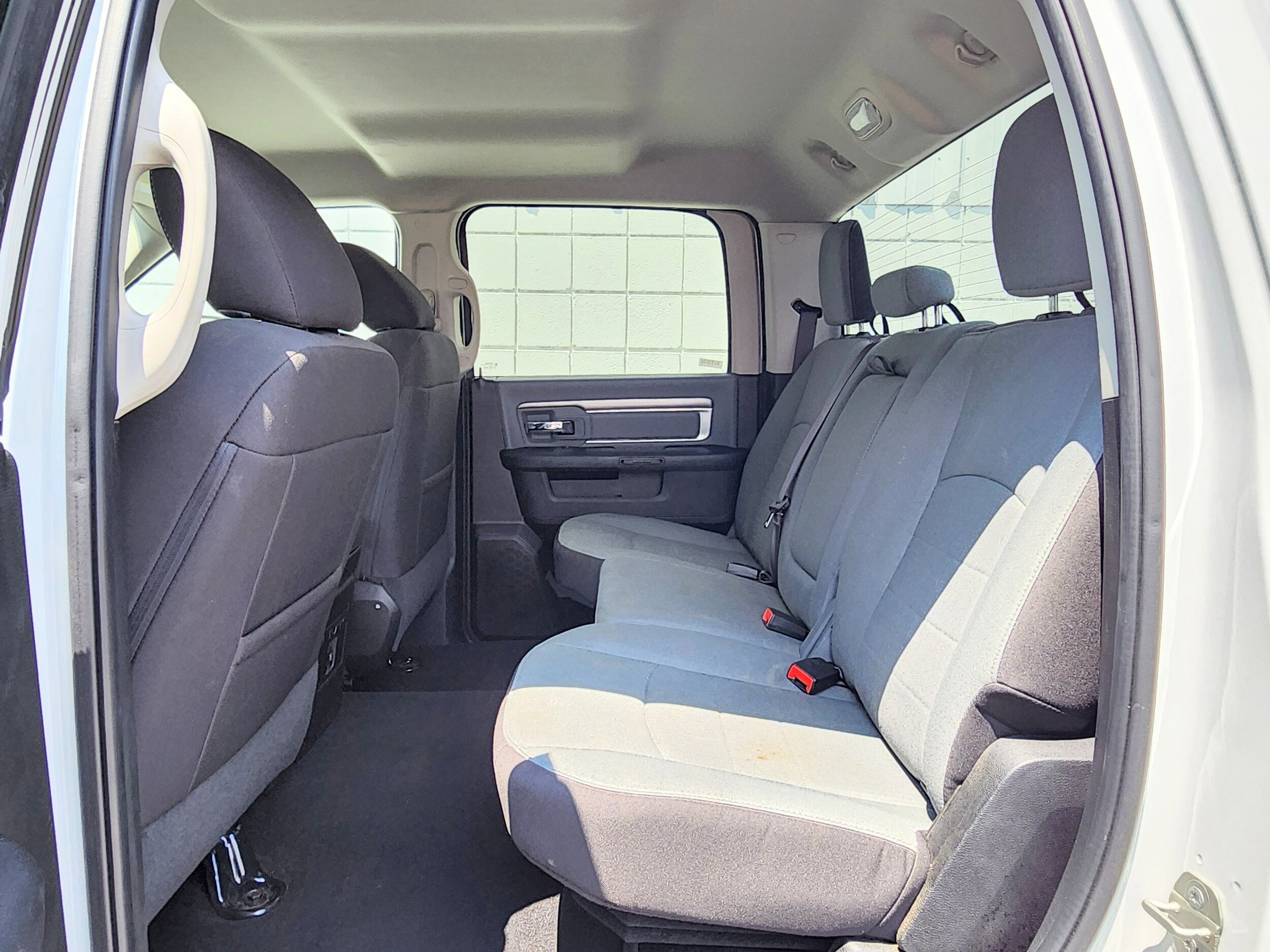 2023 Ram 1500 Classic SLT photo 4