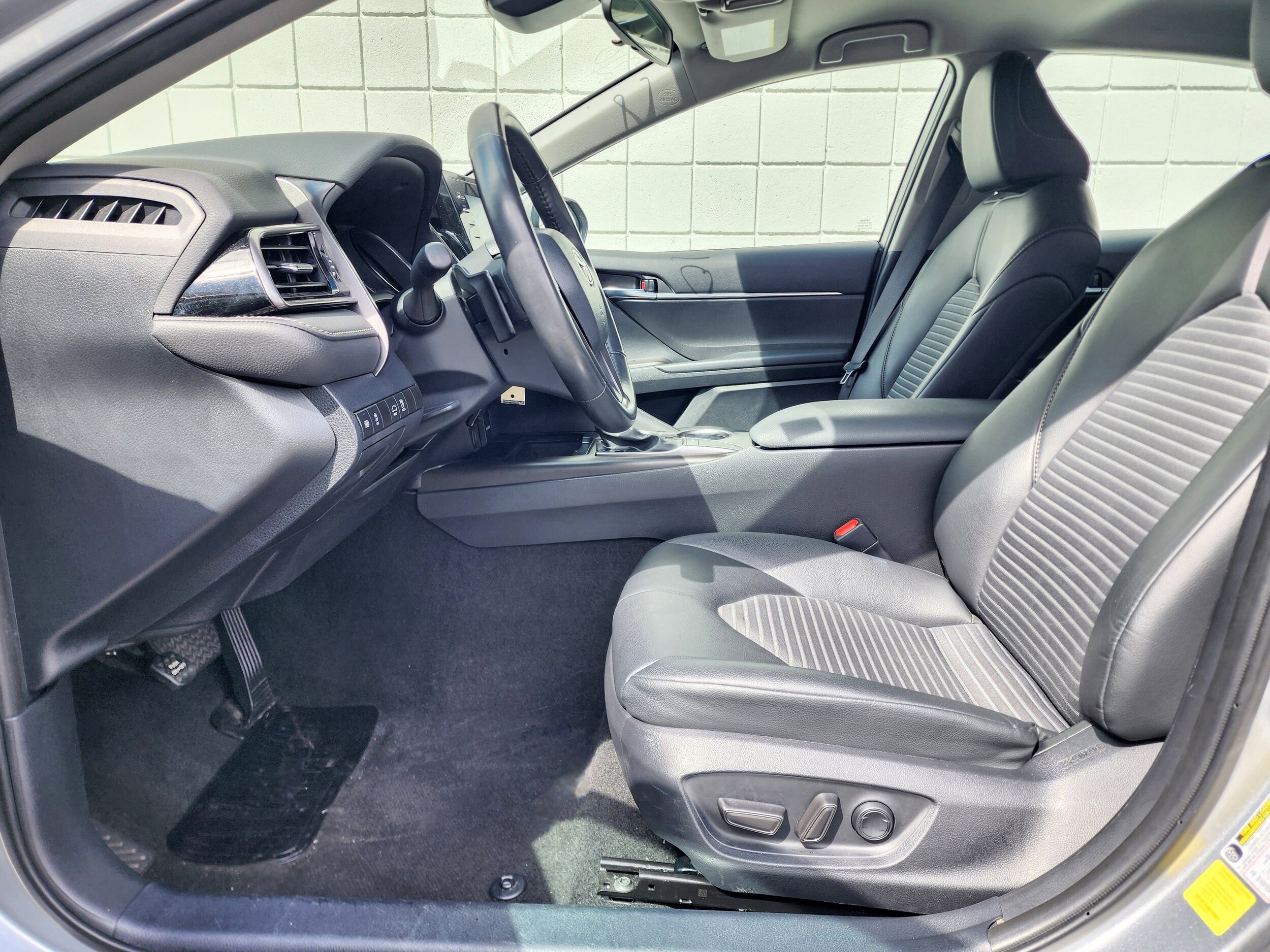 2024 Toyota Camry SE photo 2