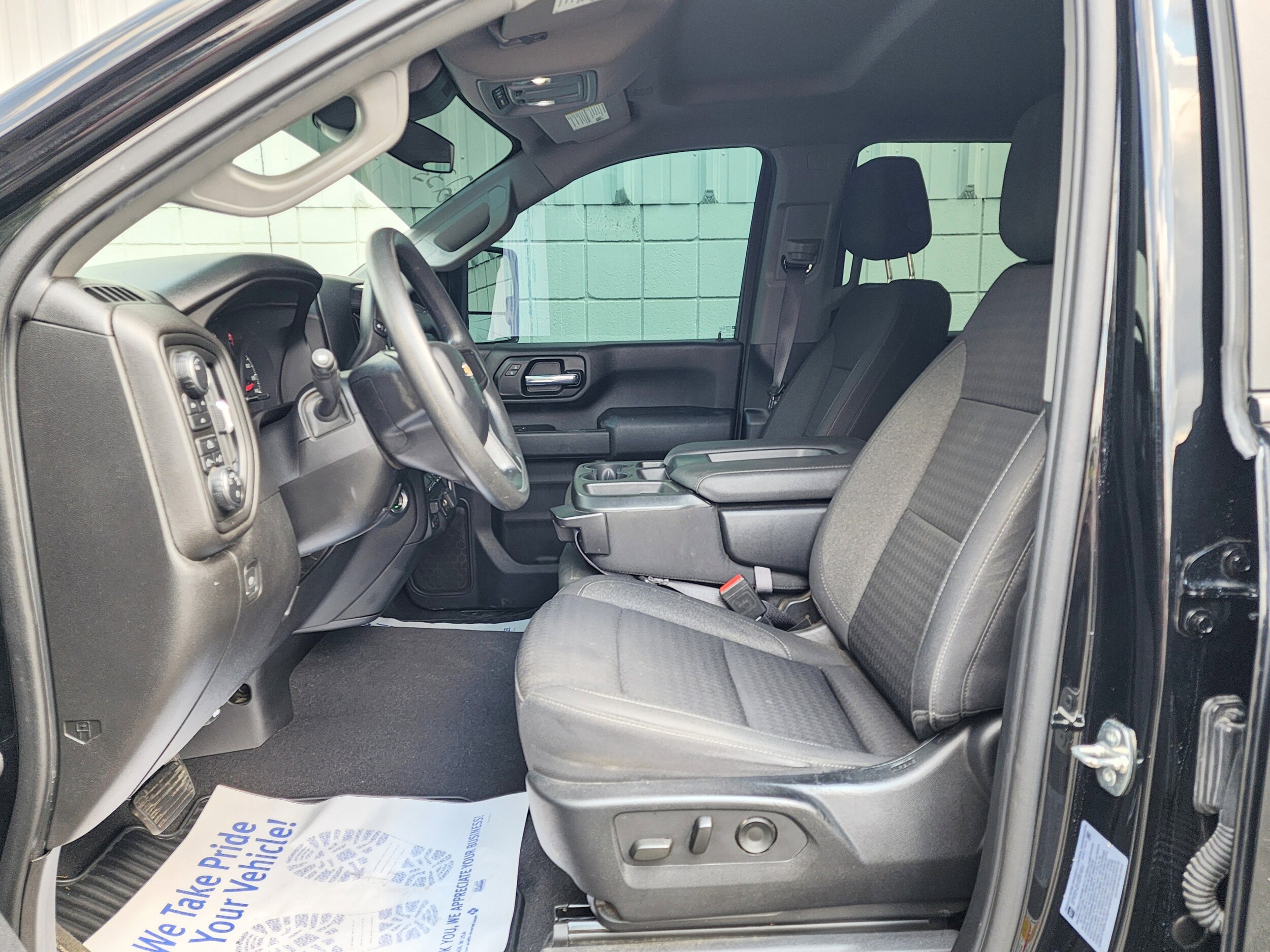 2024 Chevrolet Silverado 2500HD Custom photo 3