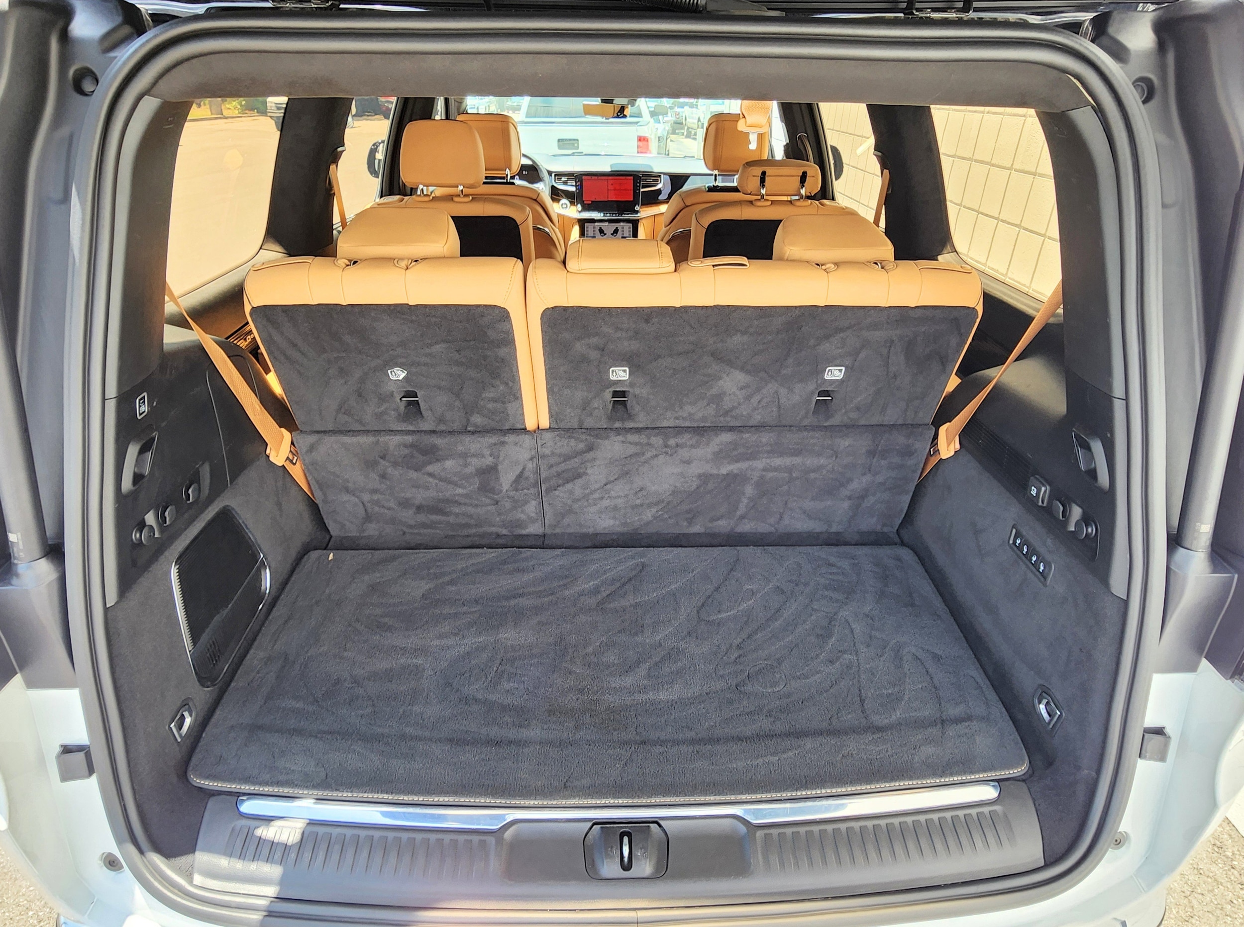 2024 Jeep Grand Wagoneer Series III - Photo 8