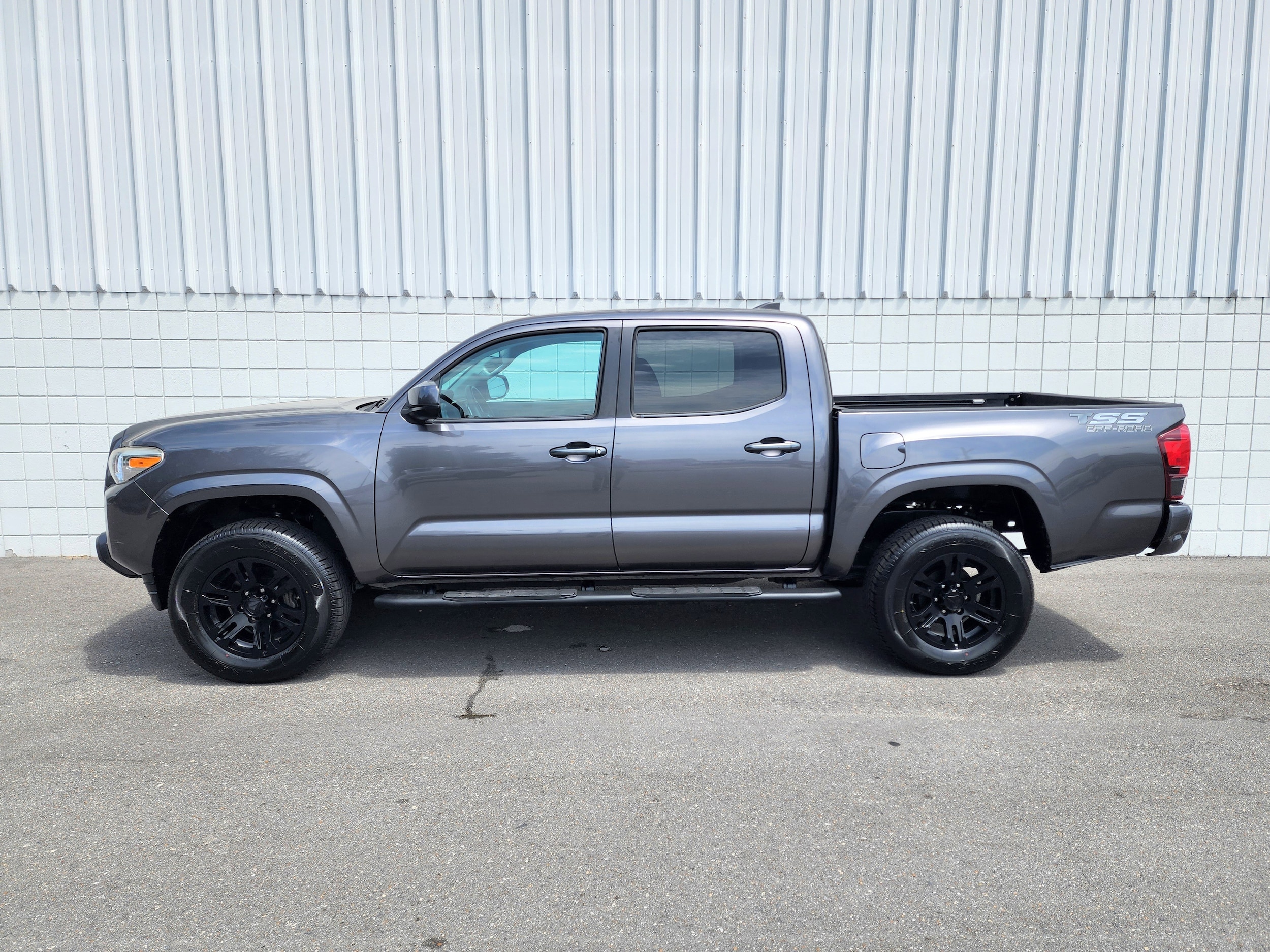 Used 2019 Toyota Tacoma SR with VIN 5TFAX5GN3KX152203 for sale in Little Rock