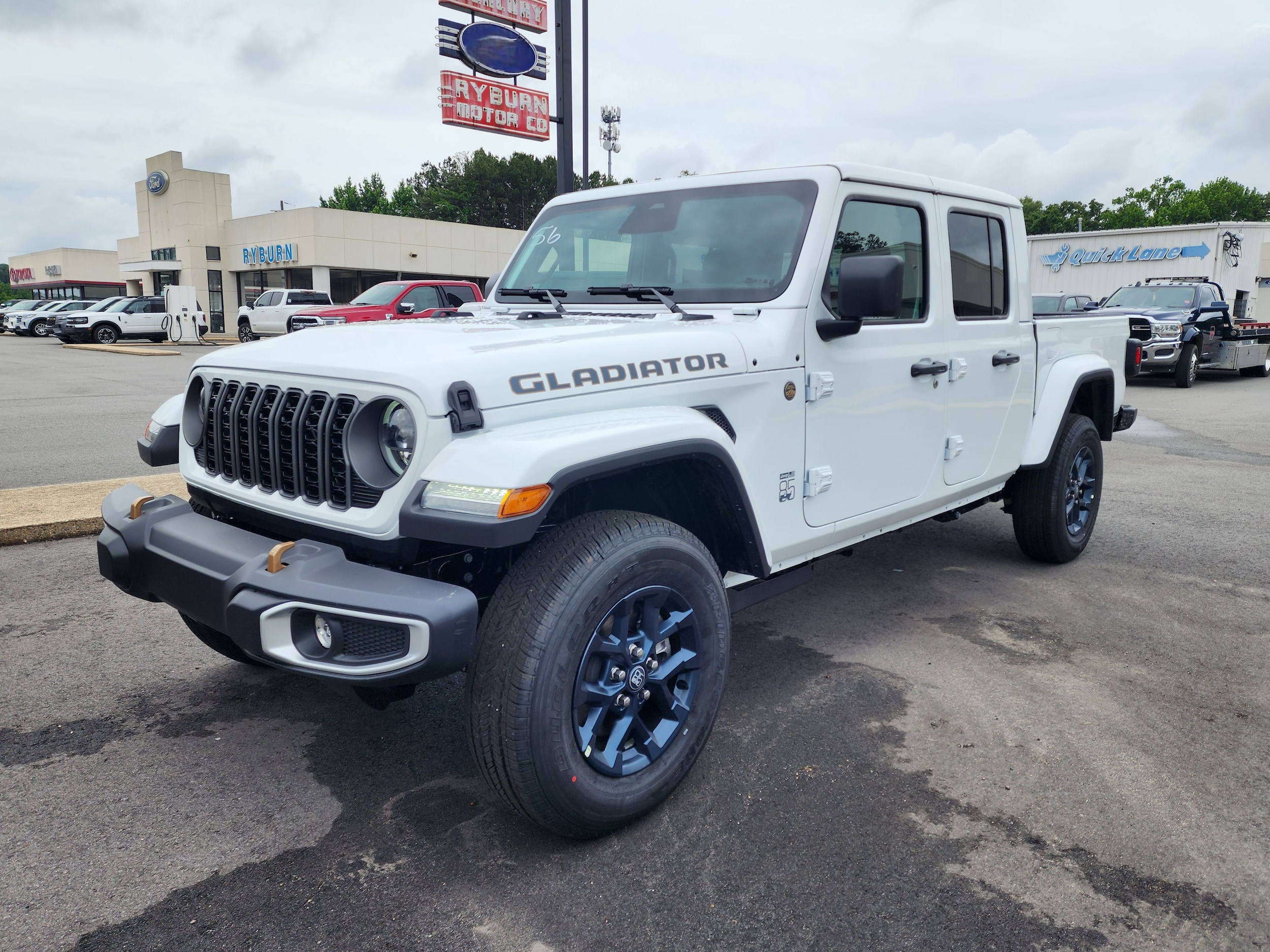 2026 Jeep Gladiator 85th Anniversary Edition Auto's photo